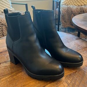 Naturalizer Verney Bootie